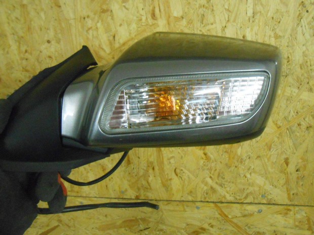 Suzuki Burgman 650,2009-esről :balos motoros visszapillantó tükőr