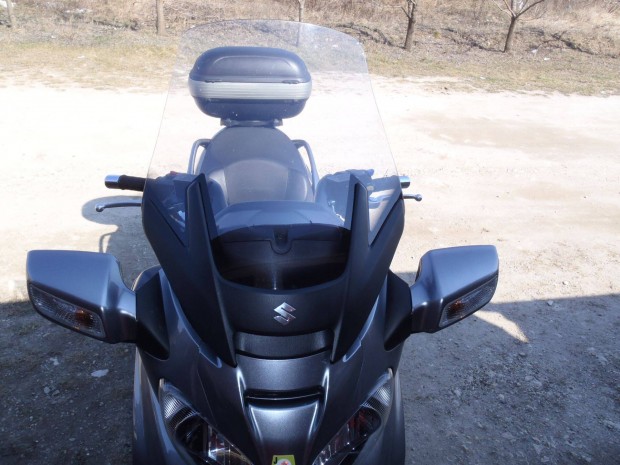 Suzuki Burgman 650,2009-esrl:motoros fejidom plexivel elad