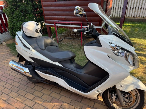 Suzuki Burgman An 400