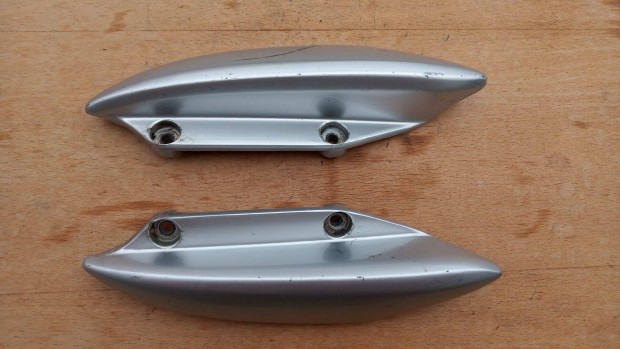 Suzuki Burgman UH 125 - 150 hátsó kapaszkodó ezüst
