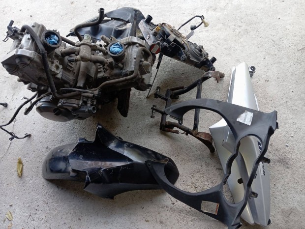 Suzuki DL 650 alkatrész , blokk
