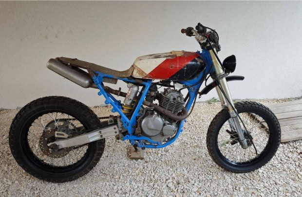 Suzuki DR 250 scrambler/caffe racer