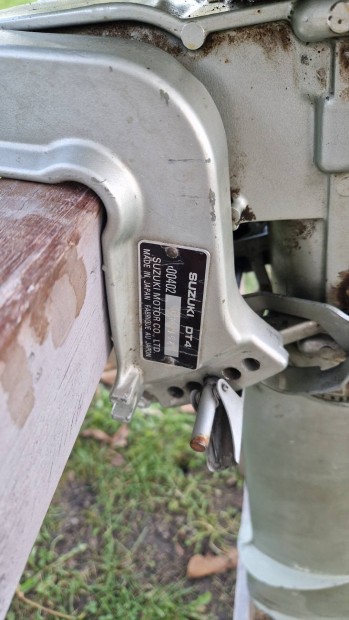 Suzuki DT4 hosszú csizmas csonakmotor