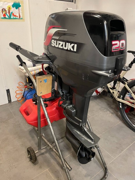 Suzuki DT 20 cs�nakmotor elad�