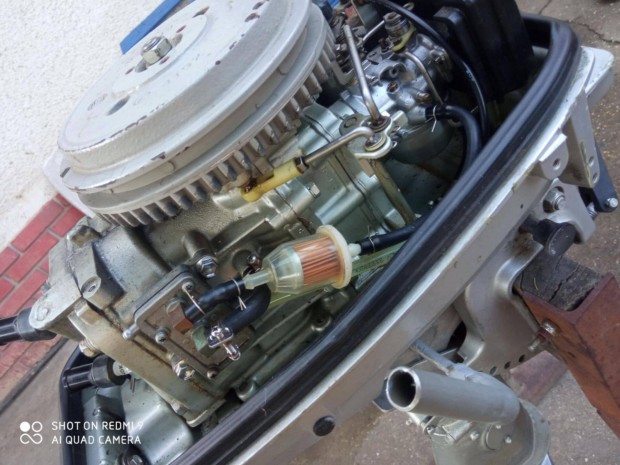 Suzuki Dt8 rövid csizmás csónak motor