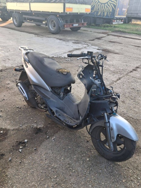Suzuki Epicuro 150 bontott alkatrszek