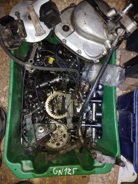 Suzuki GN 125 alkatrész