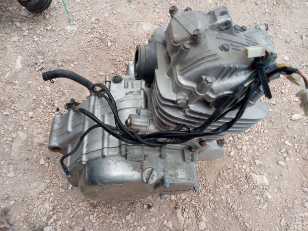 Suzuki GN 250 alkatrész blokk