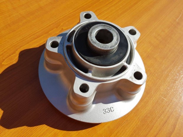 Suzuki GSF 650 S Hátsó lánckerékagy 10413