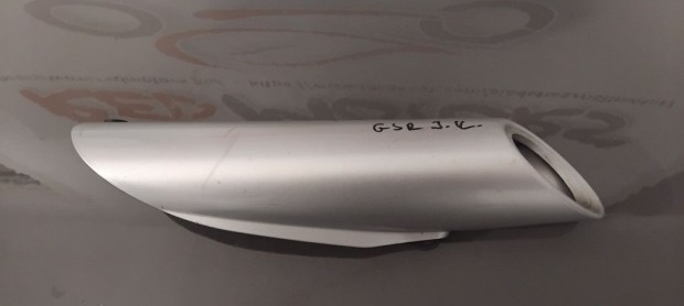 Suzuki GSR 600 Jobb oldali kipufogó burkolat