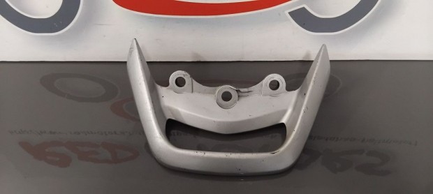 Suzuki GSR 600 Kapaszkodó