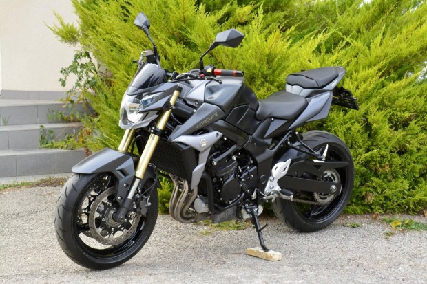 Suzuki GSR 750 ABS.2-Tulaj.Sok Extra.Sérülésmen...