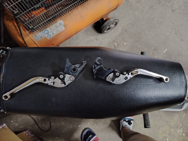 Suzuki GSR kuplung s fkkar llthat, felhajl