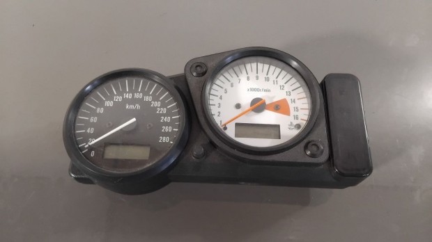 Suzuki GSXR 600/750 Srad - Kilóméteróra