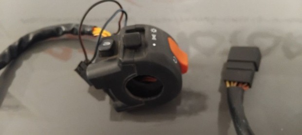 Suzuki GSXR 750 K1 Jobb oldali kapcsol�