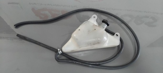 Suzuki GSXR 750 K1 Kiegyenl�t� tart�ly