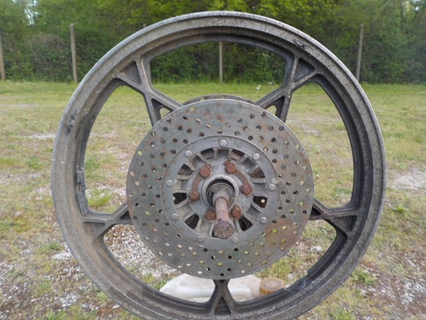 Suzuki GS 1000 oldtimer mkp.-ról :komplett első-hátsó kerék