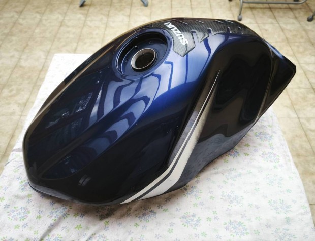 Suzuki GS 500 GS500 �zemanyagtank , Oldalidomok , S�rh�ny� 