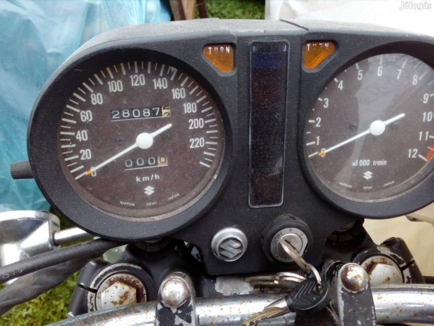 Suzuki GS 550 km �ra, m�szerfal, alkatr�sz
