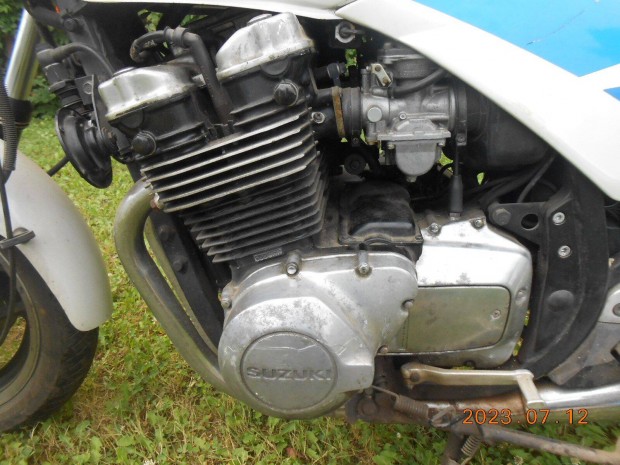 Suzuki GS 700E-ről :22929 km-t hasz. gyári bontatlan motorblokk