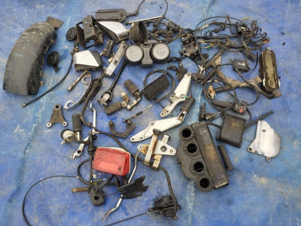 Suzuki GS 850 G alkatr�sz l�gsz�r� h�z