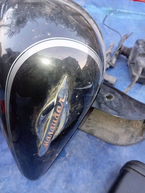 Suzuki GZ 250 Marauder alkatrész , tank