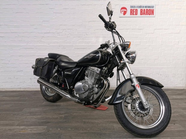 Suzuki GZ 250 (Marauder) rsos RED Baron Garan...