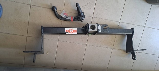 Suzuki Grand Vitara 05-2010-ig új levehető vonóhorog eladó!