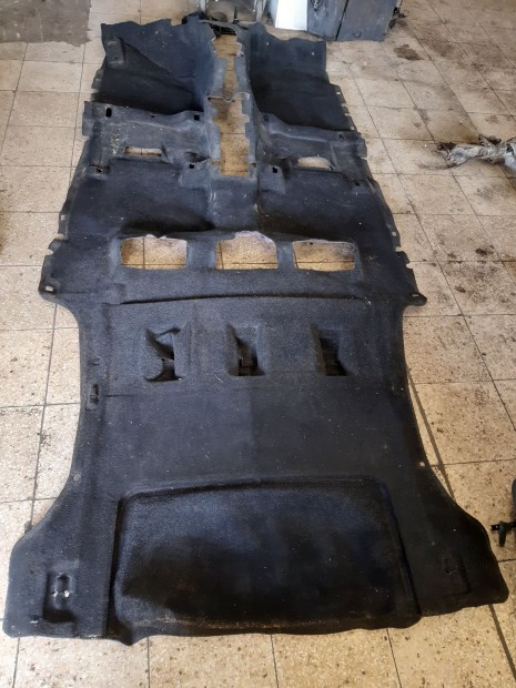 Suzuki Grand Vitara 05- Padl�k�rpit / Padl�sz�nyeg