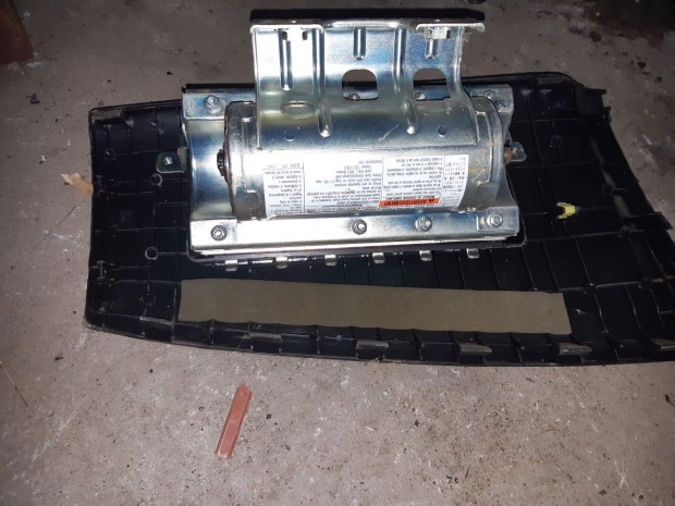 Suzuki Grand Vitara 05- Utasoldali L�gzs�k