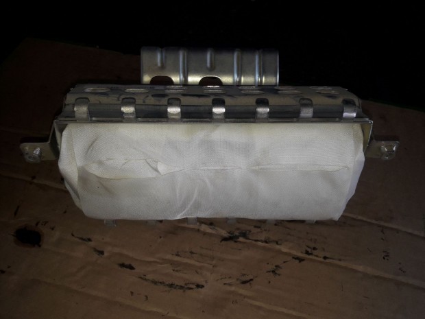 Suzuki Grand Vitara 05- Utasoldali L�gzs�k