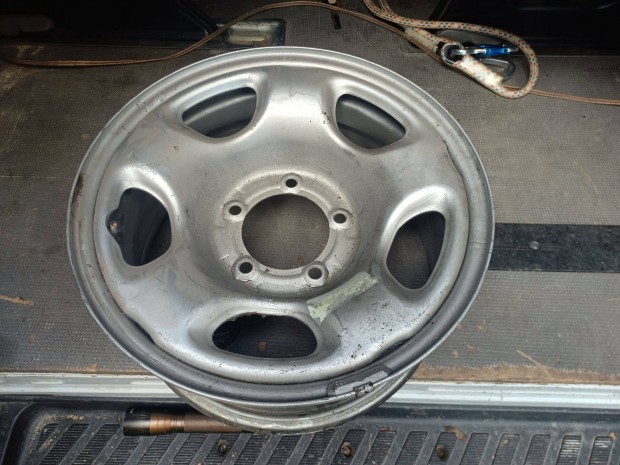 Suzuki Grand Vitara acélfelni 5x139.7