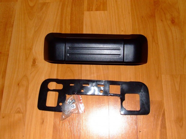 Suzuki Grand Vitara csomagt�r nyit� kilincs