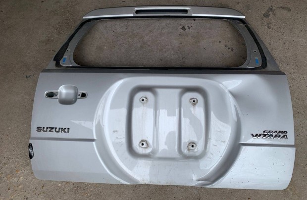 Suzuki Grand Vitara csomagtrajt