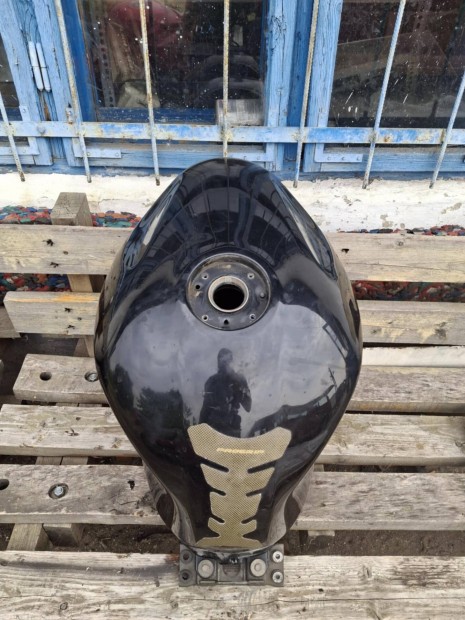 Suzuki Gsf Bandit üzemanyag tank