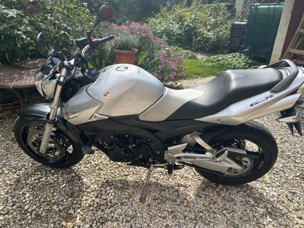Suzuki Gsr 600