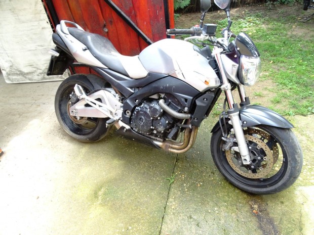 Suzuki Gsr 600 bontott alkatrszek