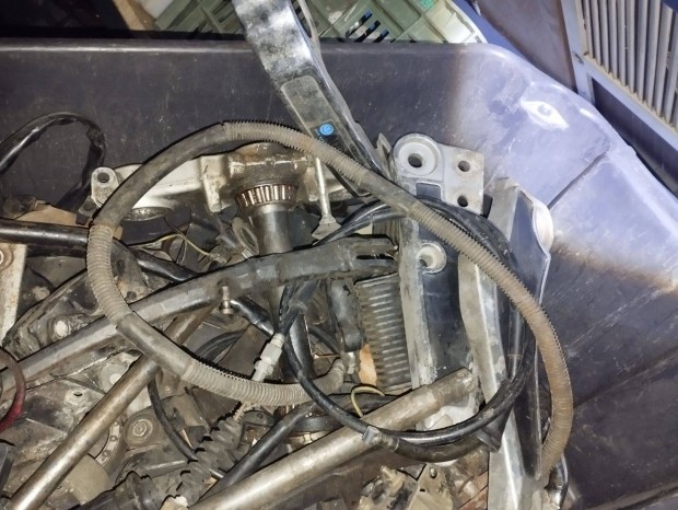 Suzuki Gsx 1100 S Katana alkatr�sz