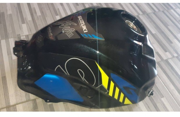 Suzuki Gsx-S 750 tank