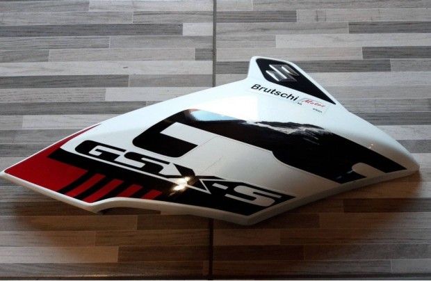 Suzuki Gsx-S q25 jobb első idom