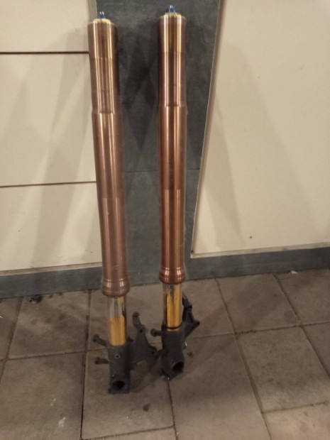 Suzuki Gsxr1000 K1 els� teleszk�psz�r