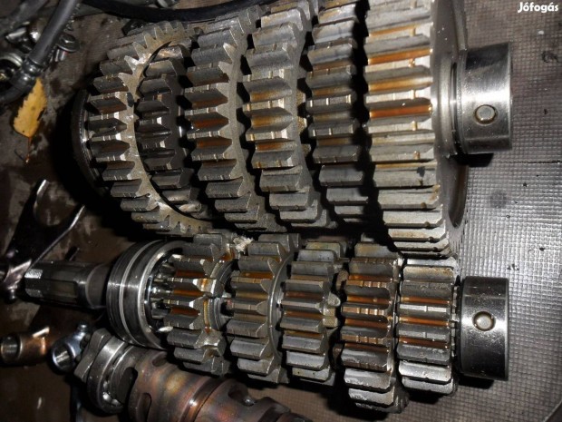 Suzuki Gsxr 1000 K1 K2 alkatr�szek