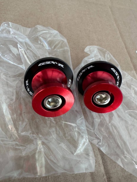 Suzuki Gsxr Piros lengkaros csszka orstart csavar 8 mm-es