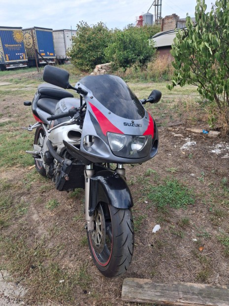 Suzuki Gsxr Srad 600 bontott alkatrészek