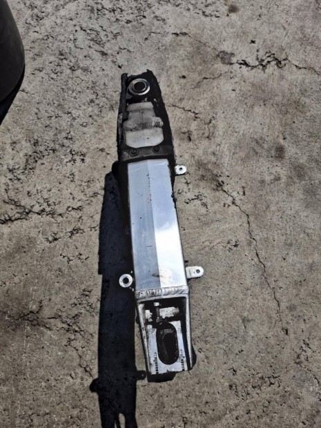 Suzuki Gsxr Srad hátsó lengővilla