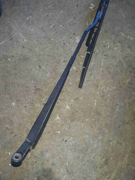 Suzuki Ignis 03-07 Bal Első Ablaktörlő Kar