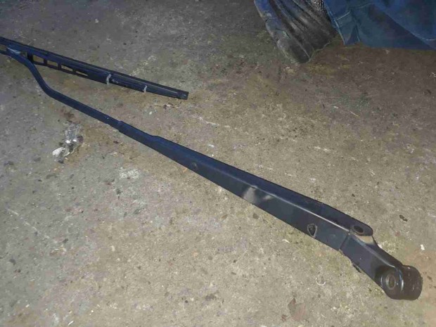 Suzuki Ignis 03-07 Jobb Első Ablaktörlő Kar