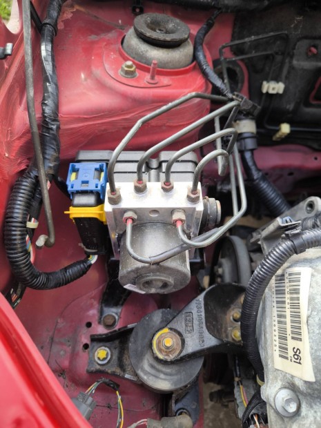 Suzuki Ignis 2003 tól ABS kocka tömb 4wd