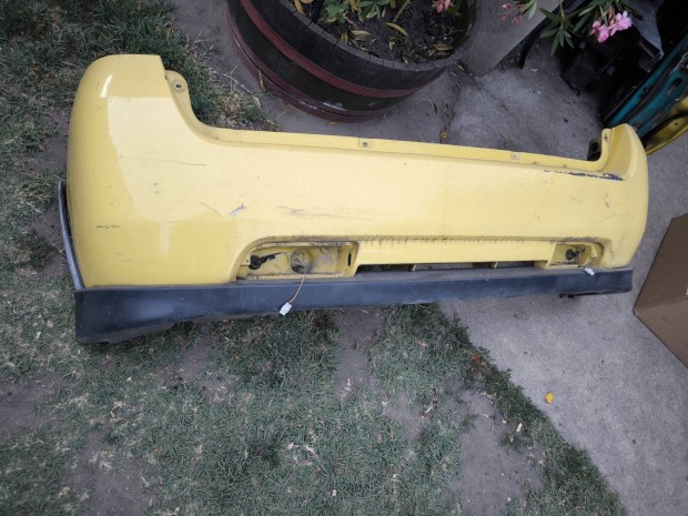 Suzuki Ignis 2003 tól hátsó lökhárító kis hibás