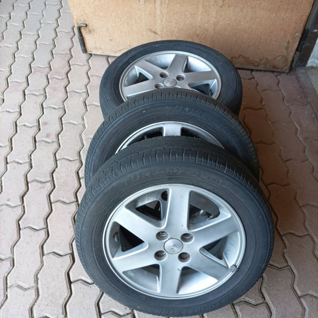 Suzuki Ignis Alufelni garnitra Bridgestone Turanza nyrigumi. 4X100
